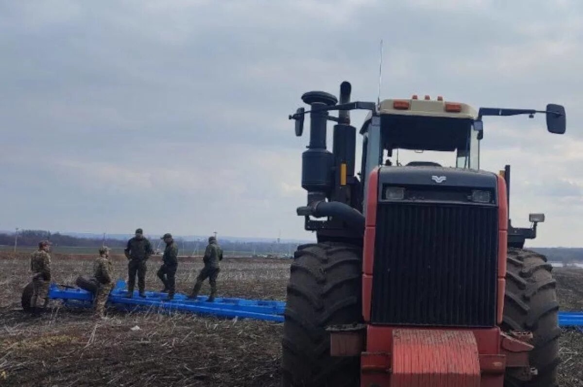    В Курской области трактор наехал на взрывное устройство: есть пострадавший