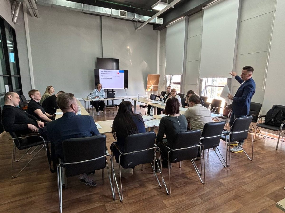    Более 100 нижегородских предпринимателей приняли участие в семинарах Школы экспорта РЭЦ в 2025 году