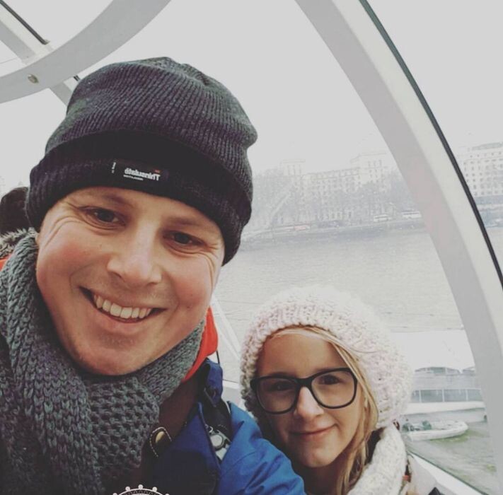 Девушка перестала расти из-за перенесенного в детстве рака. Фото: Инстаграм (запрещен в России) / @lyndsey_ashton22