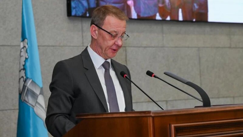     Депутаты заслушали годовой отчет главы Барнаула Вячеслава Франка о проделанной работе. Фото предоставлено пресс-службой Администрации Барнаула.