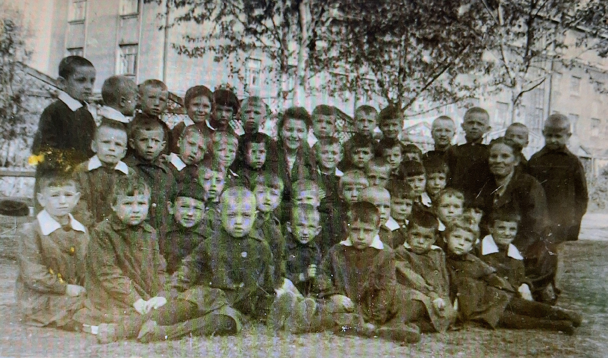 Класс мальчиков при раздельном обучении. 