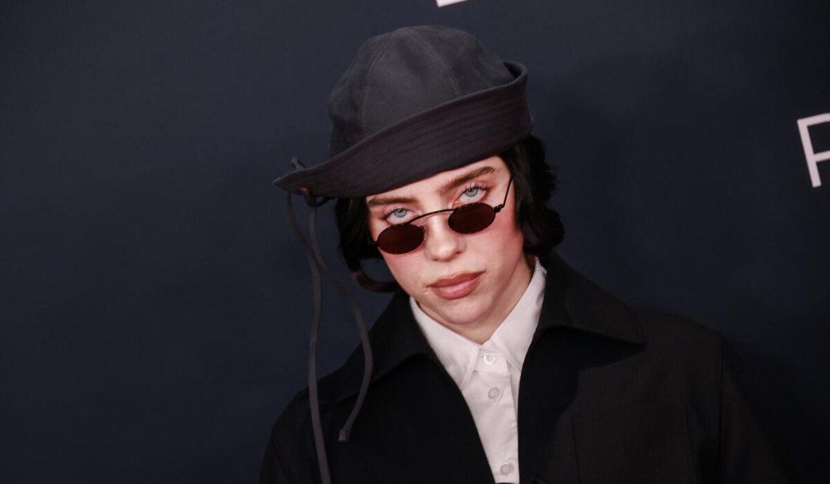     Билли Айлиш сняла видео под популярный трек российских исполнителей "Гламур"