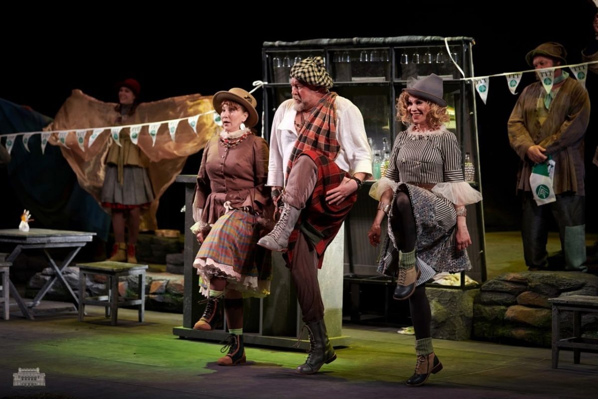    В Нижегородском театре драмы им.М. Горького состоялась премьера музыкального спектакля «Концерт для острова с оркестром»