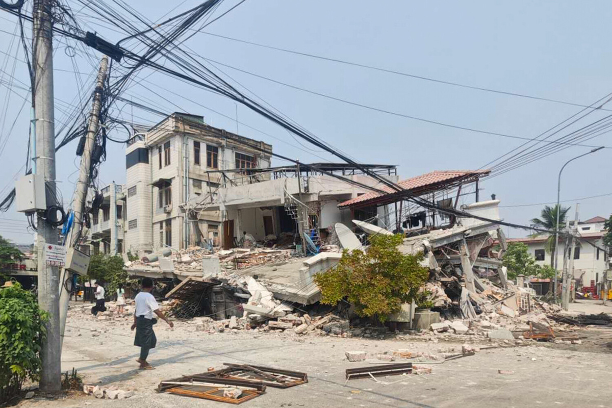 Разрушения в Мьянме после землетрясения, 28 марта 2025 года     📷