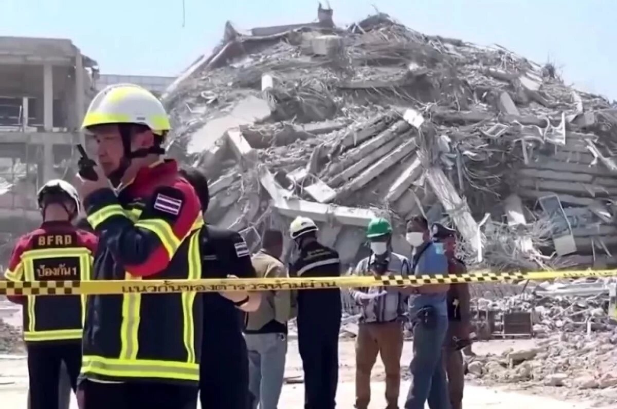    Землетрясение было таким сильным, что разрушило строящийся дом.