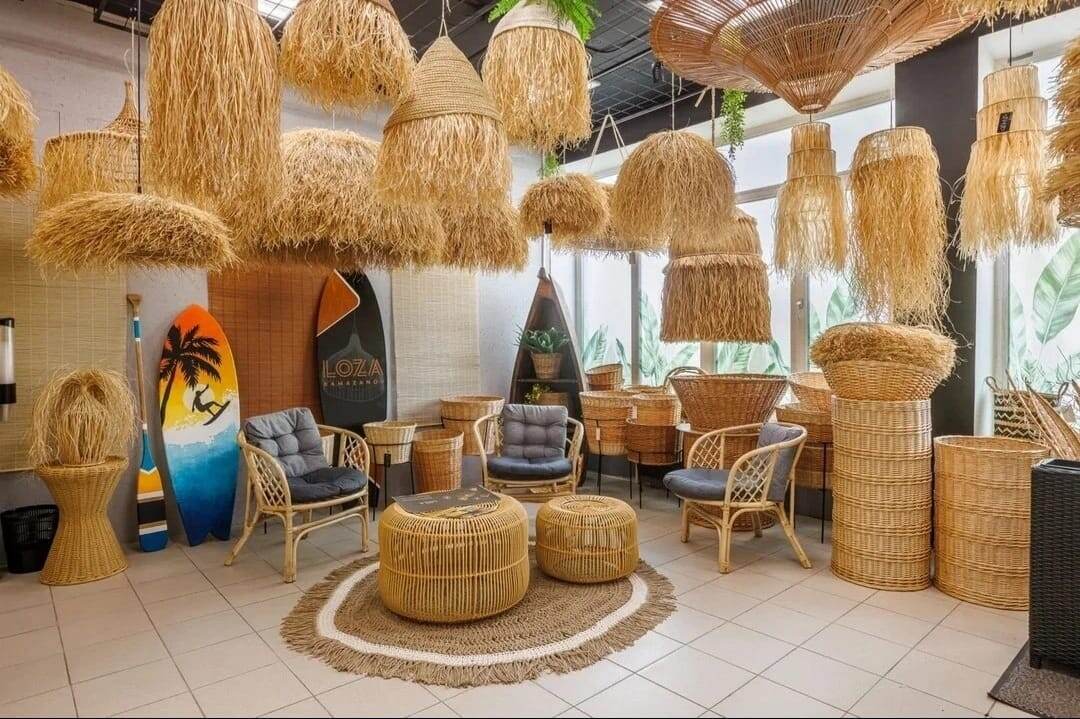 Компания "Lozaramazanov" аренда прокат люстры корзины ротанг абажуры плетеные ковры