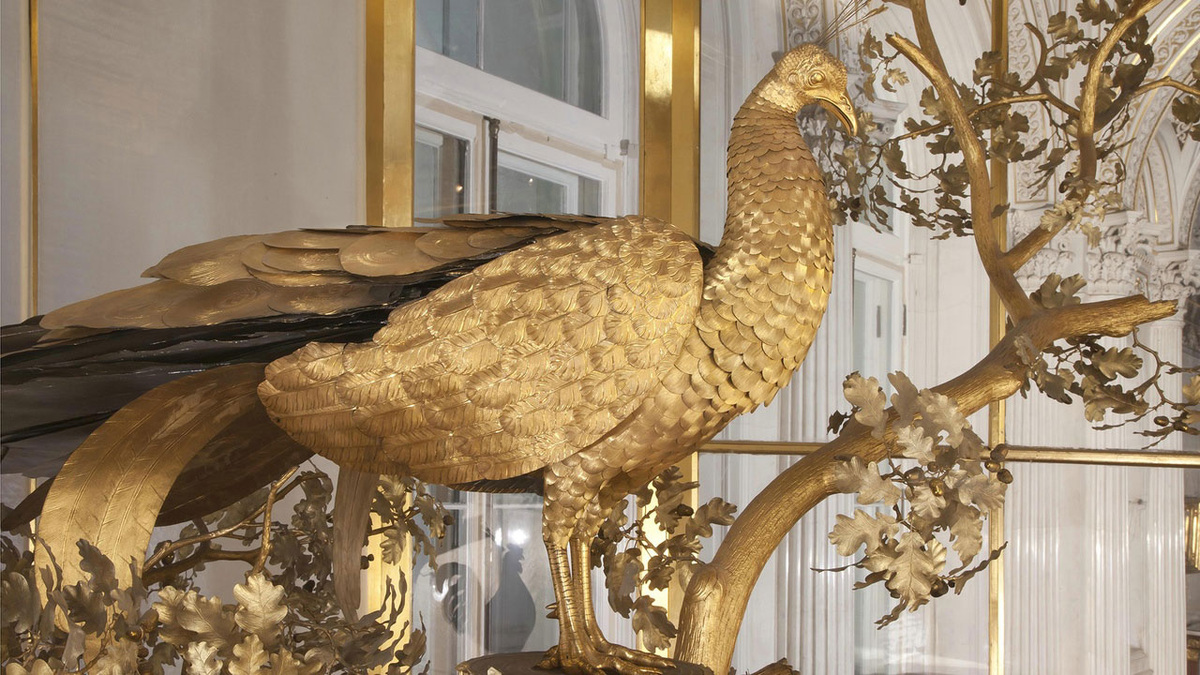 Часы. источник https://www.spbmuzei.ru / автор фото неизвестен 