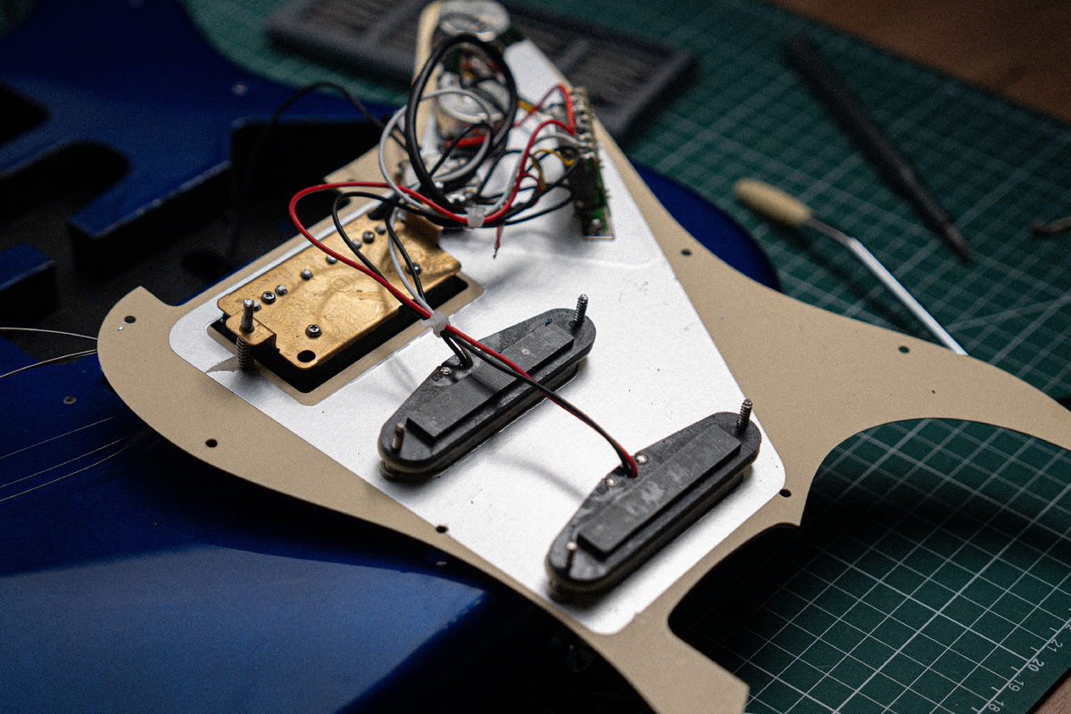 Экранирование графитом электрогитары Shinobi N103E