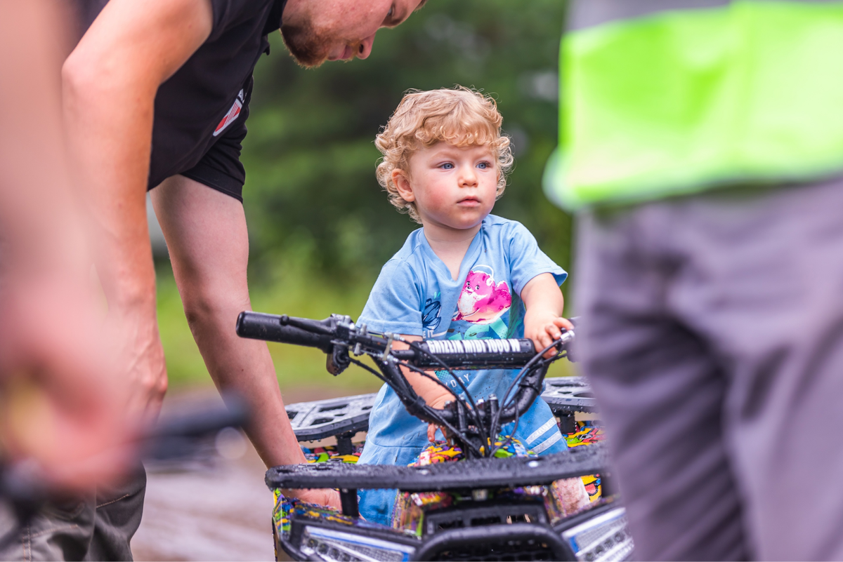 Родители всегда должны быть рядом. Фото с тест-драйва MOTAX