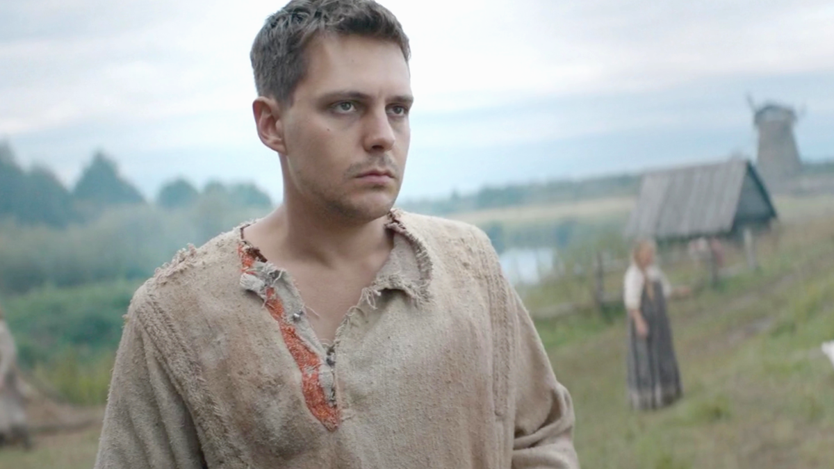 кадр из фильма "Холоп"