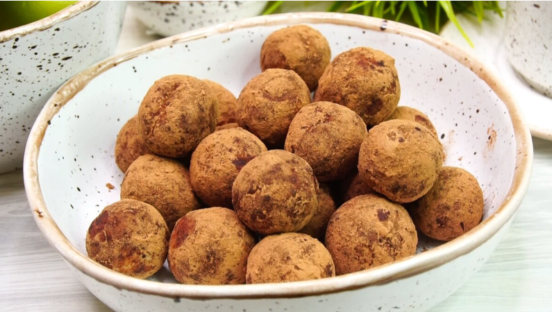 Конфеты из творога. Это как раз тот рецепт, когда хочется накормить семью творогом так, чтобы никто даже и не догадался