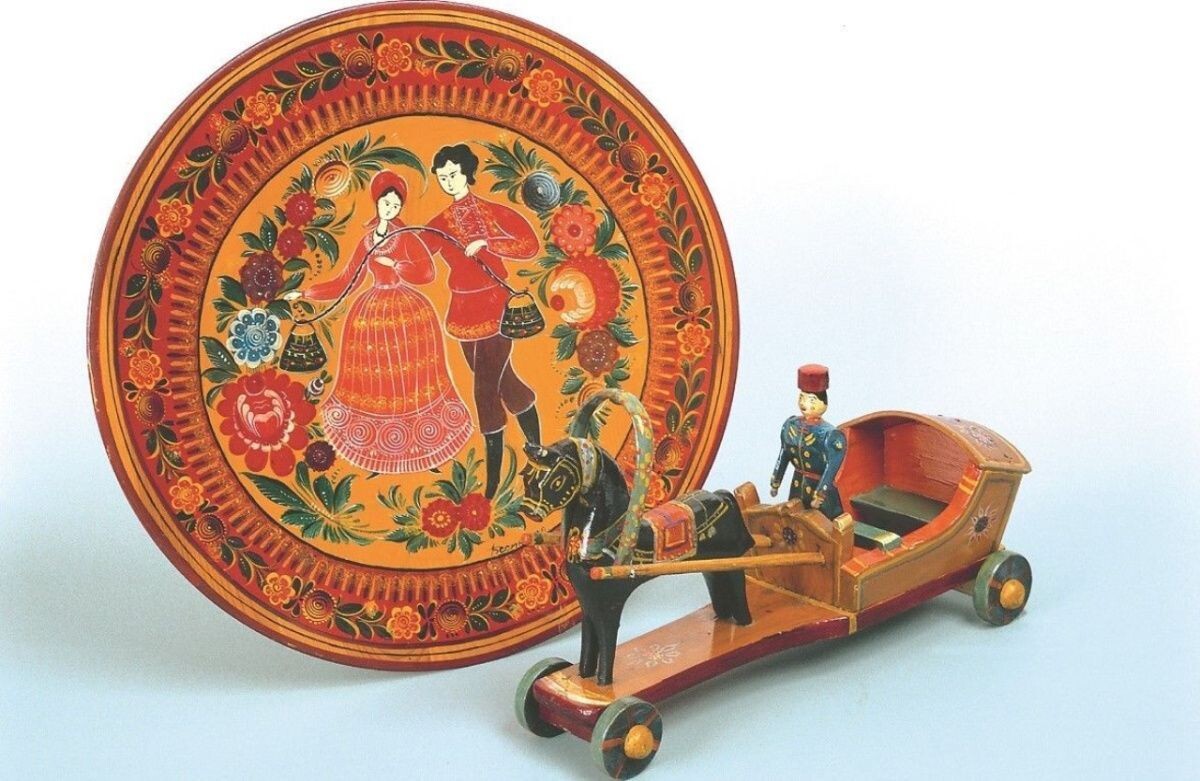     Расписное дерево. Источник: РОСИЗО Автор фото: РОСИЗО