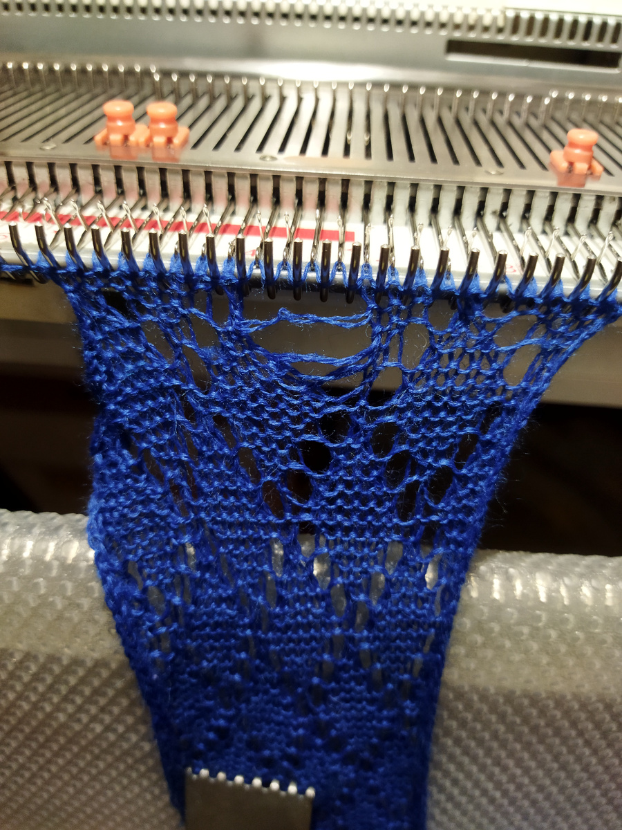 Сбежавшие петли на вязальной машине