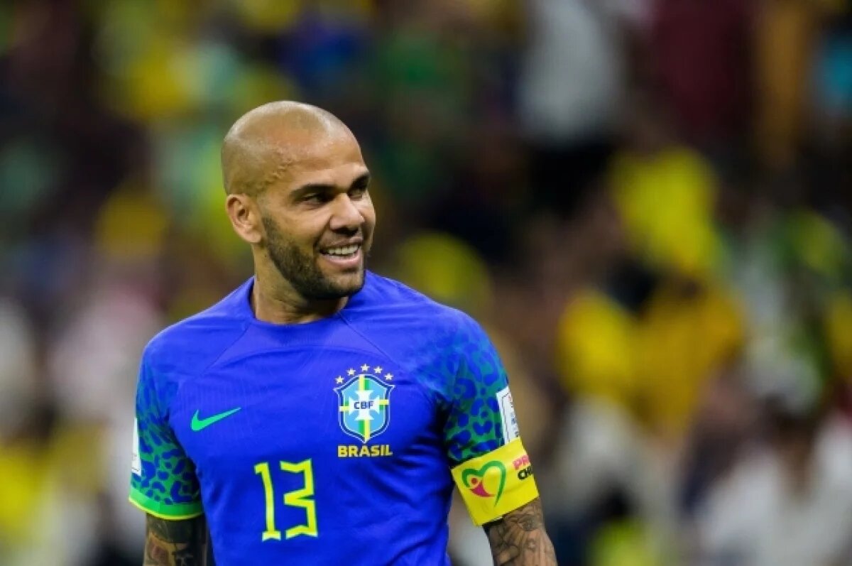    Дани Алвес.