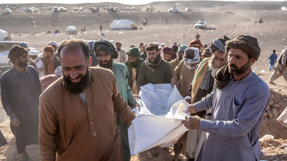 Герат (Афганистан), 8 октября 2023 года.📷Фото: Ebrahim Noroozi / AP