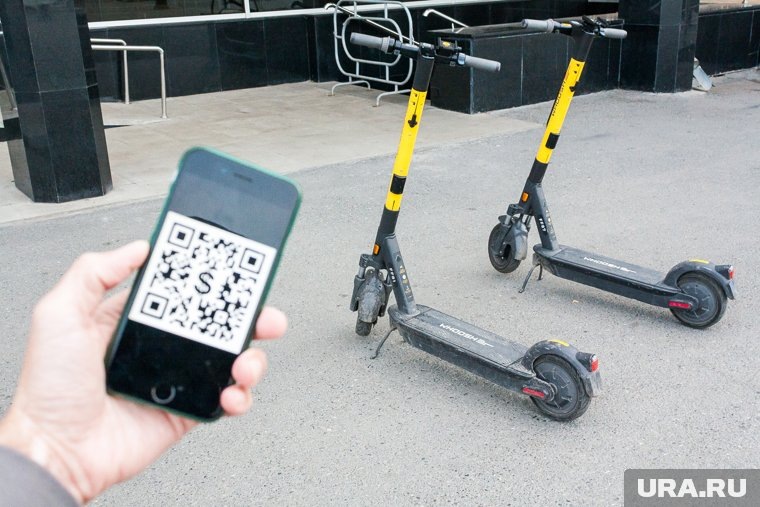Ужесточение правил для водителей самокатов прорабатывают в Тюменской облдуме. Фото: Денис Моргунов © URA.RU