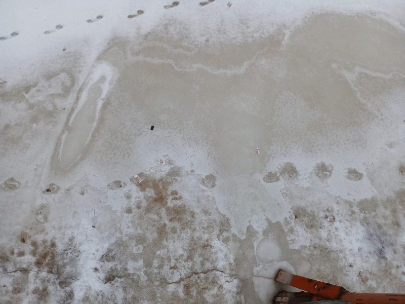    Неизвестные раскидали липовые деньги по тонкому льду в КарелииОПС по Олонецкому району