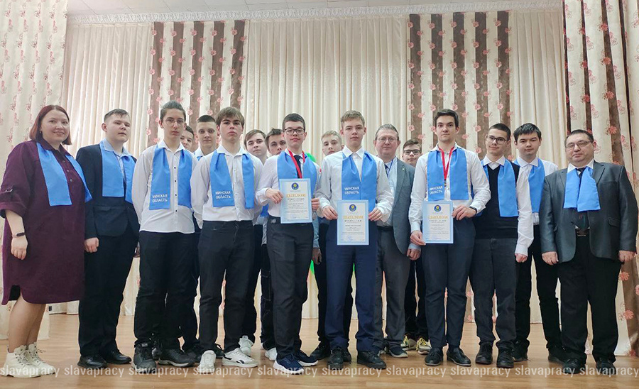     Копылянин в числе победителей республиканской олимпиады по учебному предмету "Информатика"