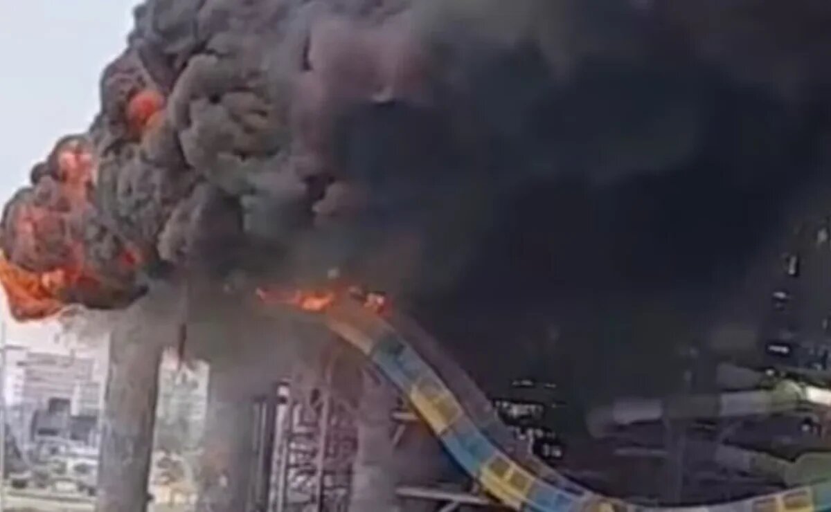    В ОАЭ сгорела самая большая водная горка