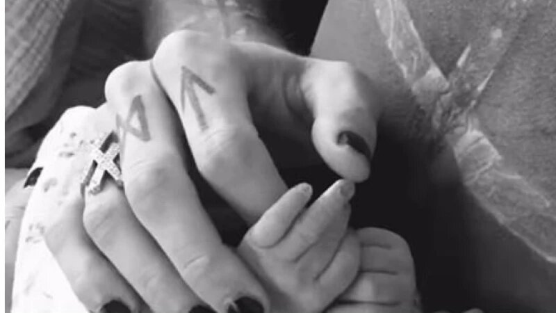     Меган Фокс родила четвертого ребенка Соцсети Machine Gun Kelly