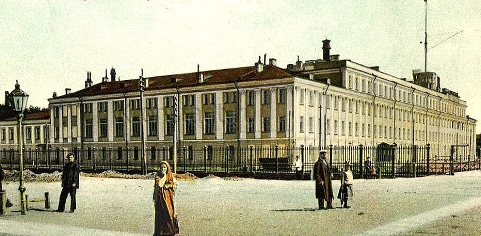 Здание Первого штурманского Полуэкипажа 