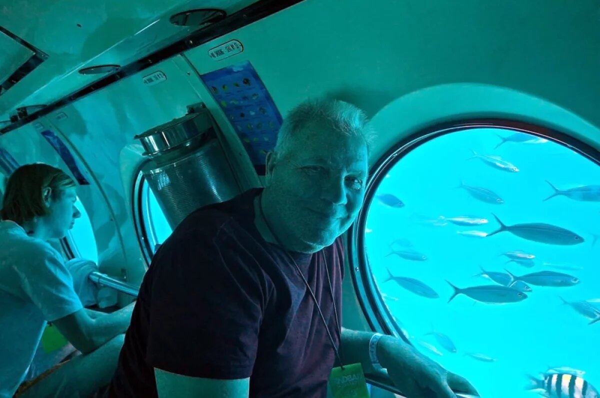  Александр Новиков из Москвы купил билеты на подводную экскурию для себя, жены и 16-летнего сына и даже не думал, что это опасно.