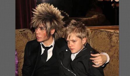 Сергей считает, что отец нанёс ему психотравму в детстве и напрасно усыновил