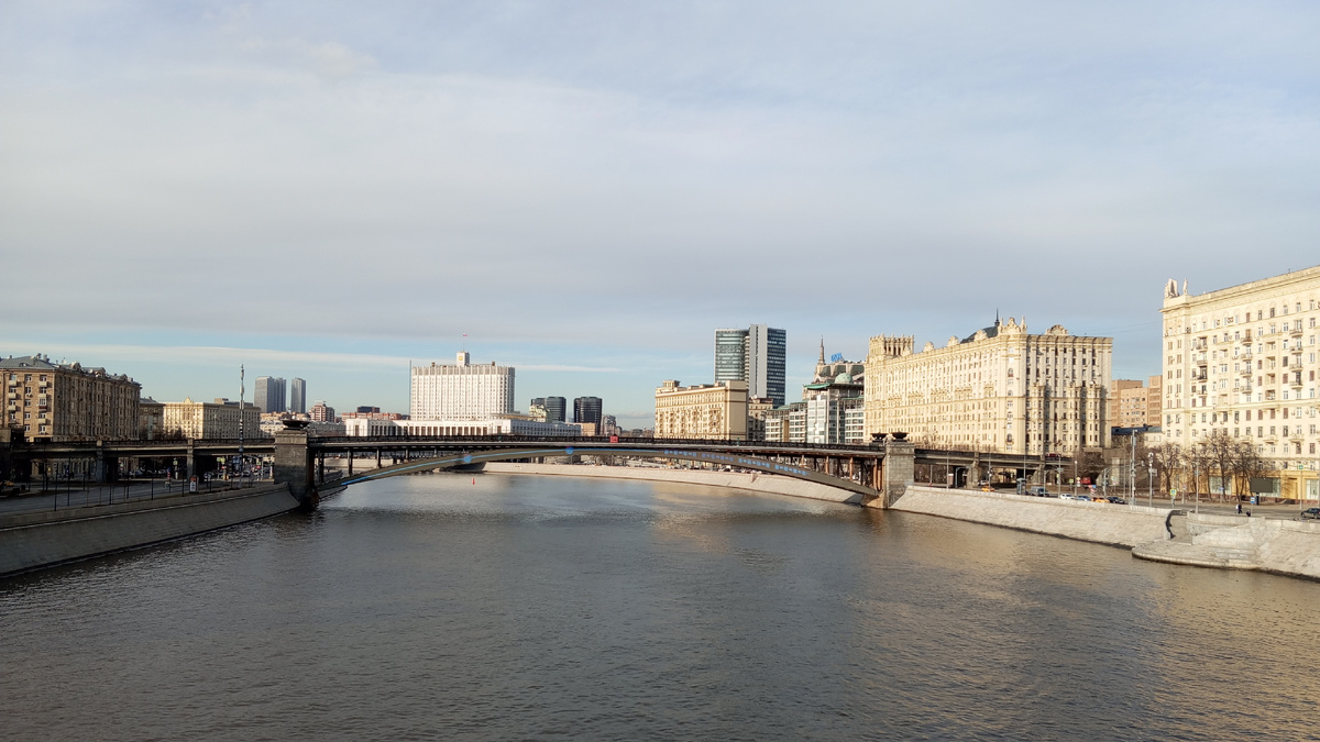 Москва. Вид с Бородинского моста