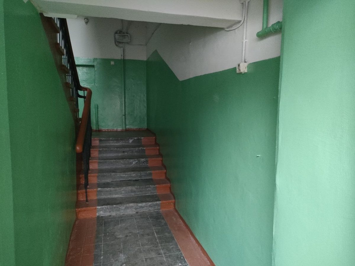    Управляющая компания в Балахне отремонтировала подъезд после предписания Госжилинспекции