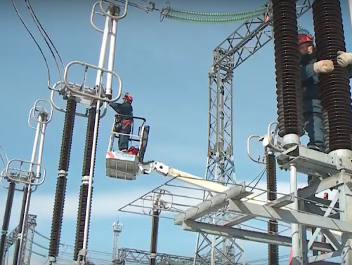    В Красноярске на подстанции «Енисей» приступили к весенним ремонтным работам