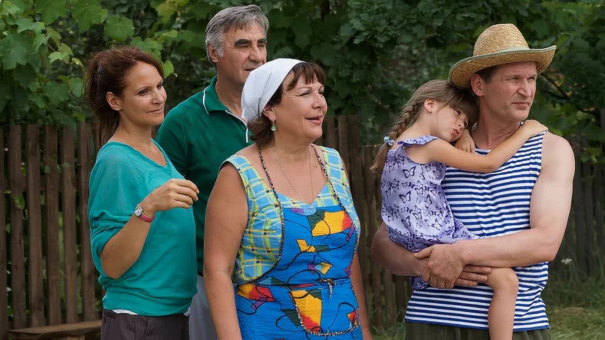 Ну шо, без нас никак? Кадр из сериала "Сваты" 