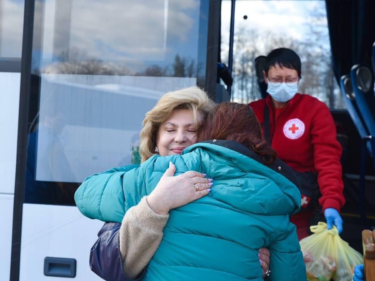   Возвращение жителей Курской области, вывезенных ВСУ© Фото : Омбудсмен Москалькова Татьяна/Telegram