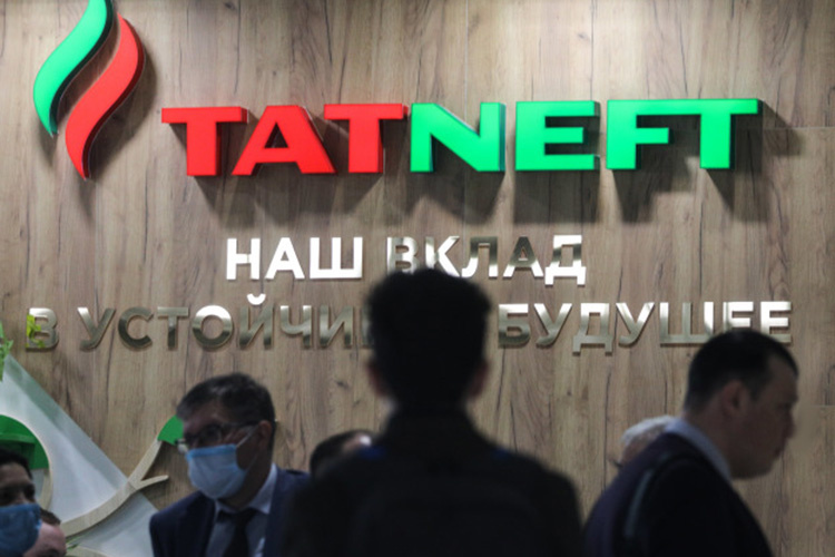    ПАО «Татнефть» может приватизировать доли в Павлодарском и Атырауском нефтеперерабатывающих заводах, которые сейчас на 100% принадлежат государственной нефтегазовой компании «Казмунайгаз» (КМГ).   
Фото: «БИЗНЕС Online»