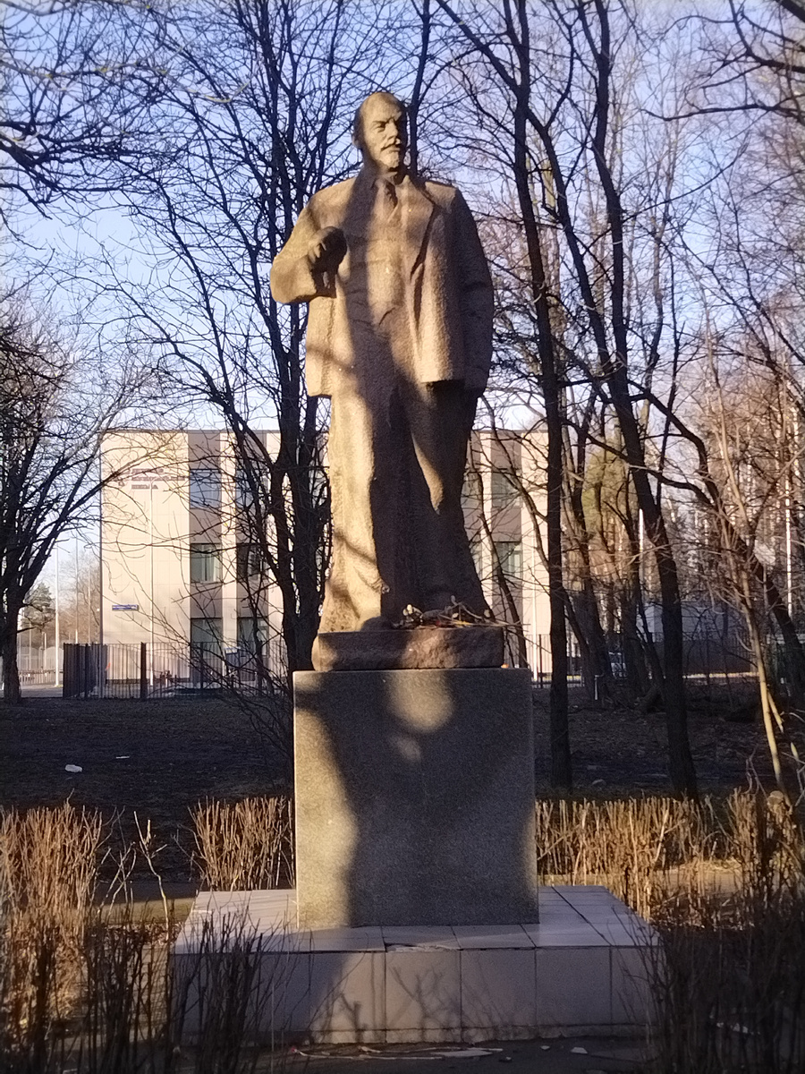 Памятник Ленину