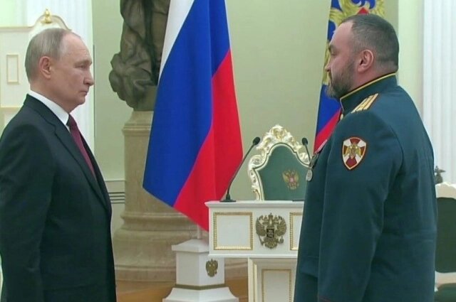    23 февраля Марат Тибилов получил «Золотую Звезду» Героя России из рук Путина. Фото: Кадр из видео