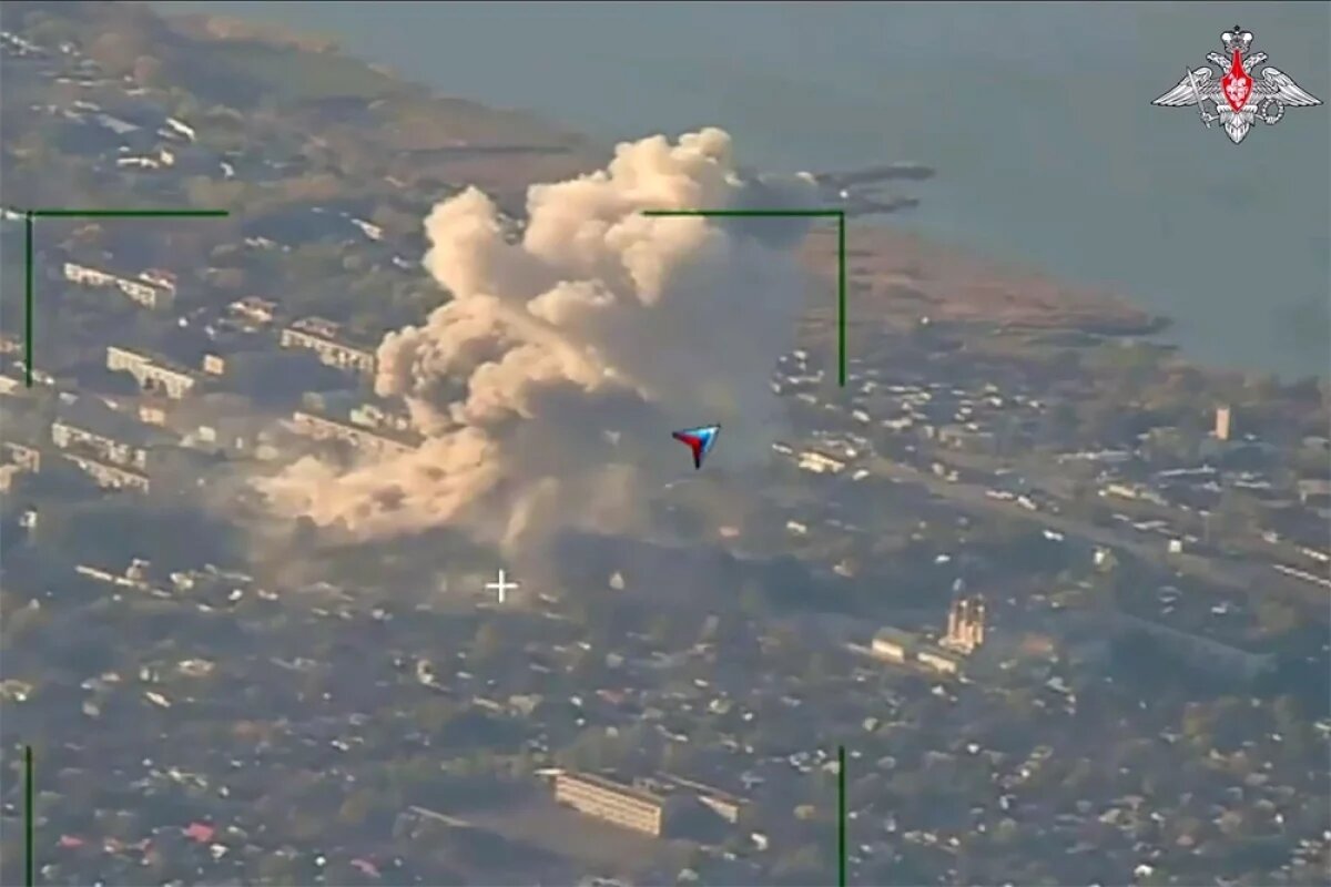    Удар бомбой ФАБ-3000.