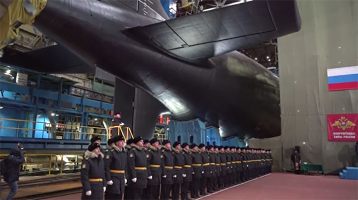    Атомная подлодка "Пермь" с гиперзвуковыми "Цирконами" станет самым опасным противником американских авианосцев. Источник: kremlin.ru