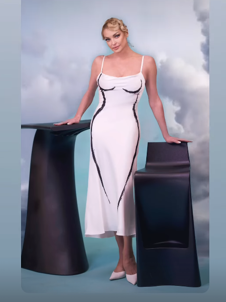 - Грудь вперёд!
 - Грудь? Вы мне льстите, Вера.
 - Вам все льстят!