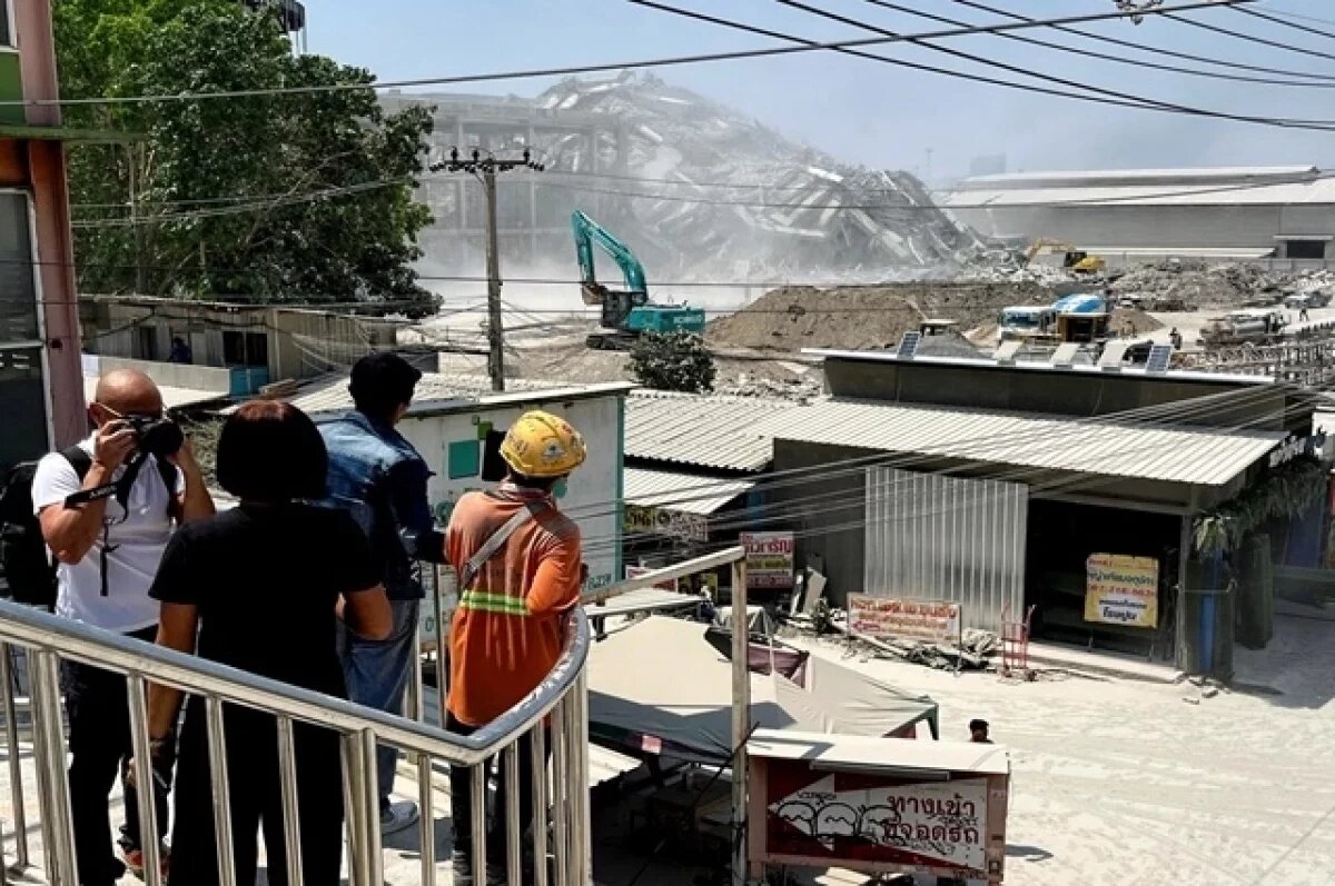    В результате подземных толчков на стройке в Бангкоке пострадали не менее 43 человек.