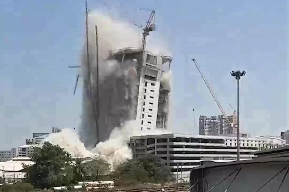    В Бангкоке обрушился строящийся небоскреб. Фото: кадр из видео