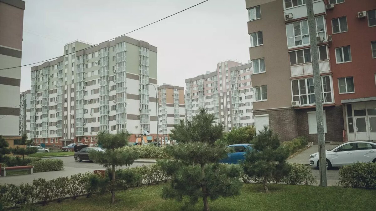 Взять «Семейную ипотеку» на вторичку можно будет только в тех городах, где сейчас строится всего два новых дома, не более. Фото: 1MI