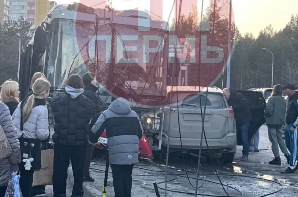    В полиции рассказали подробности массового ДТП с автобусом в Перми