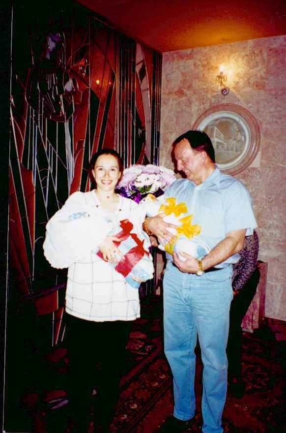 Выписка из роддома. Июль 2000г.