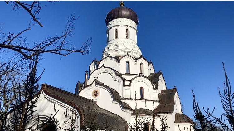 Церковь царевича Алексее в Знаменке. Фото автора.