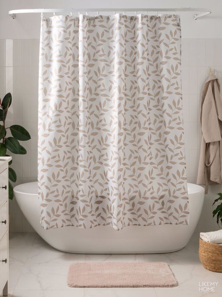 Почему занавеска «атакует»? Четыре неожиданных научных ответа