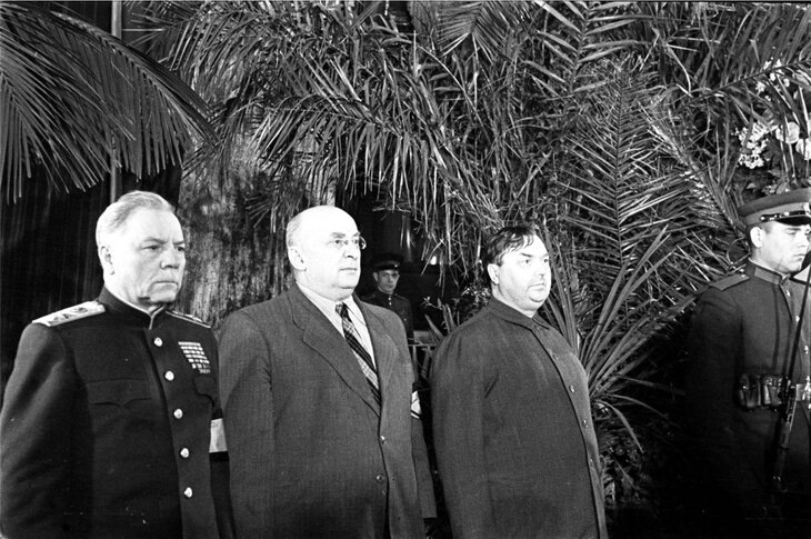 К.Е. Ворошилов, Л.П. Берия, Г.М. Маленков в почетном карауле во время похорон И.В. Сталина, март 1953 года.