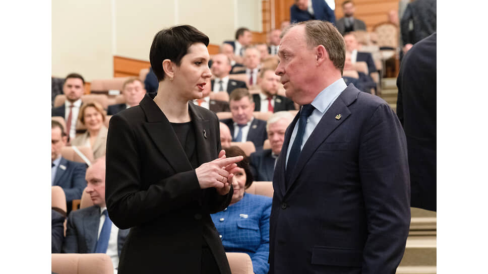 Депутат Госдумы Жанна Рябцева и мэр Екатеринбурга Алексей Орлов.📷Фото: Марина Молдавская / Коммерсантъ