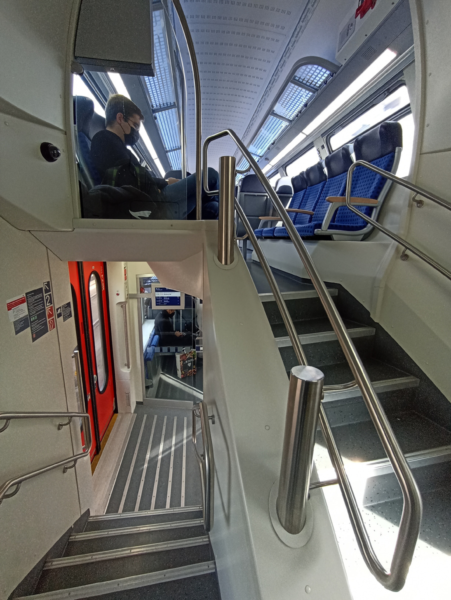 Двухэтажный вариант, интерьер