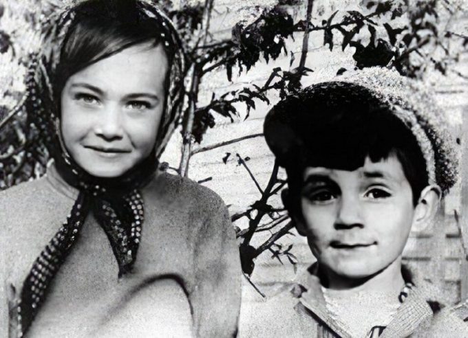 Лариса Гузеева в детстве / @_larisa_guzeeva_, соцсети