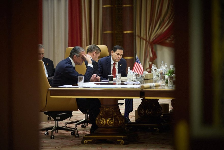    Фото: Ukrainian Presidential Press Service / Handout via Reuters